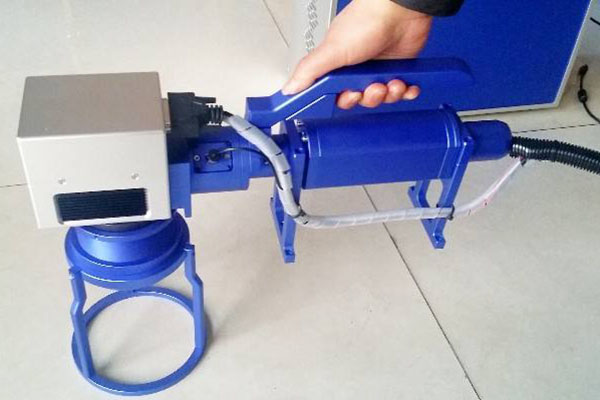 手持式光纤激光打标机 (3)